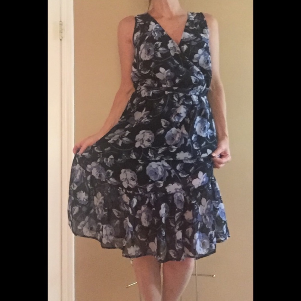 A New Day/Women’s soft flowing dress, S black, blue and white floral